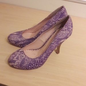 Snake Pattern Pumps